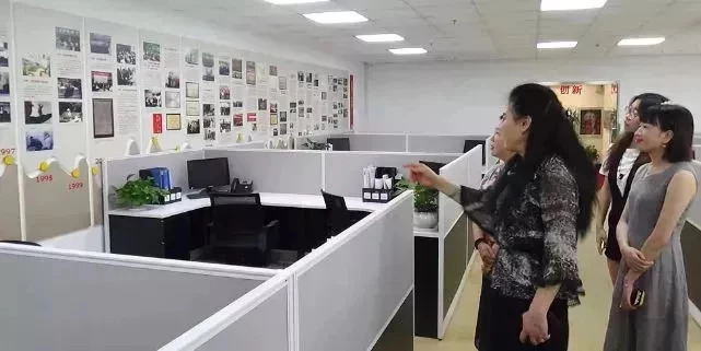 陶董邀媒體記者參觀三替集團總部.jpg